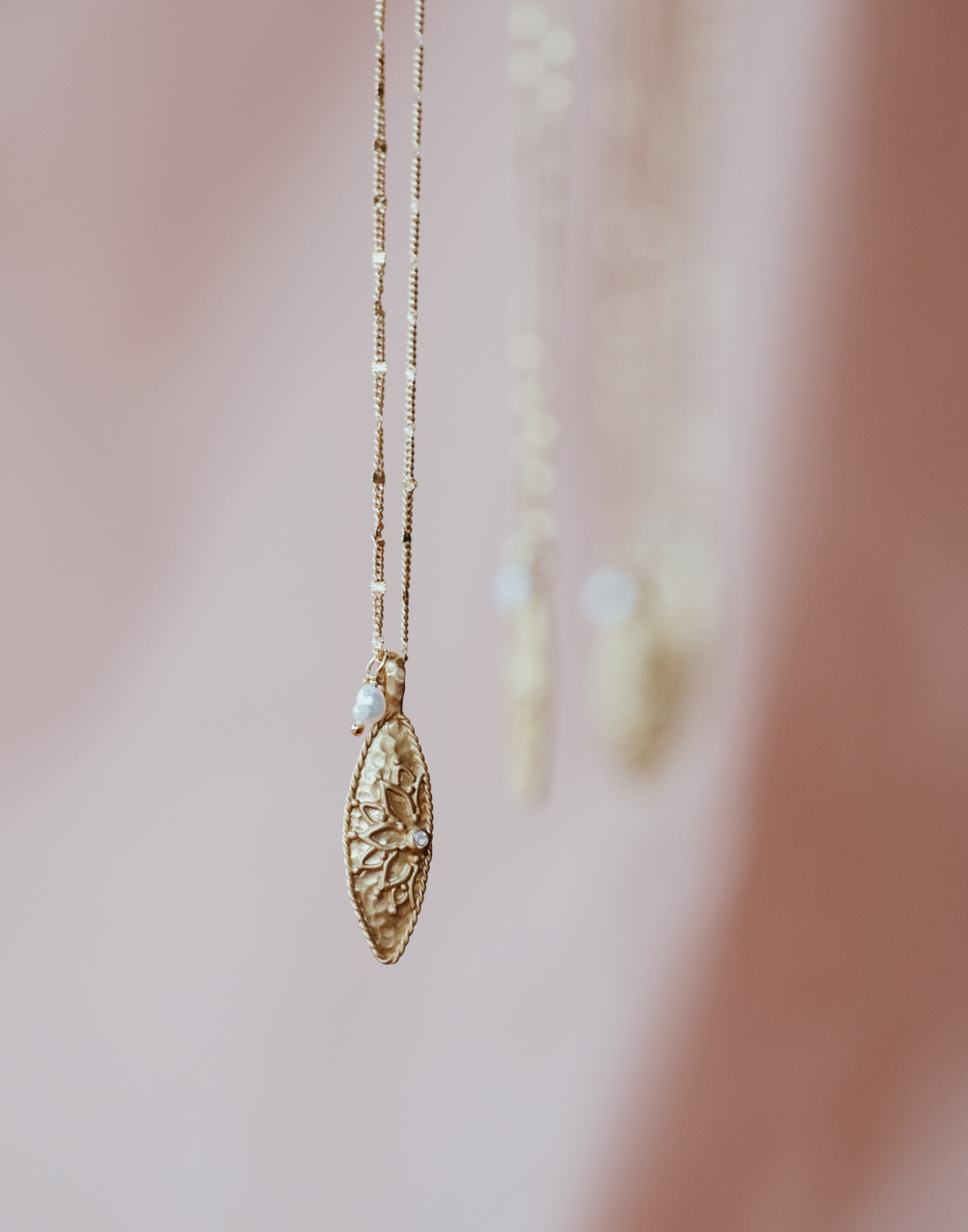 • SOLO CATENINA LUNGA ORO •