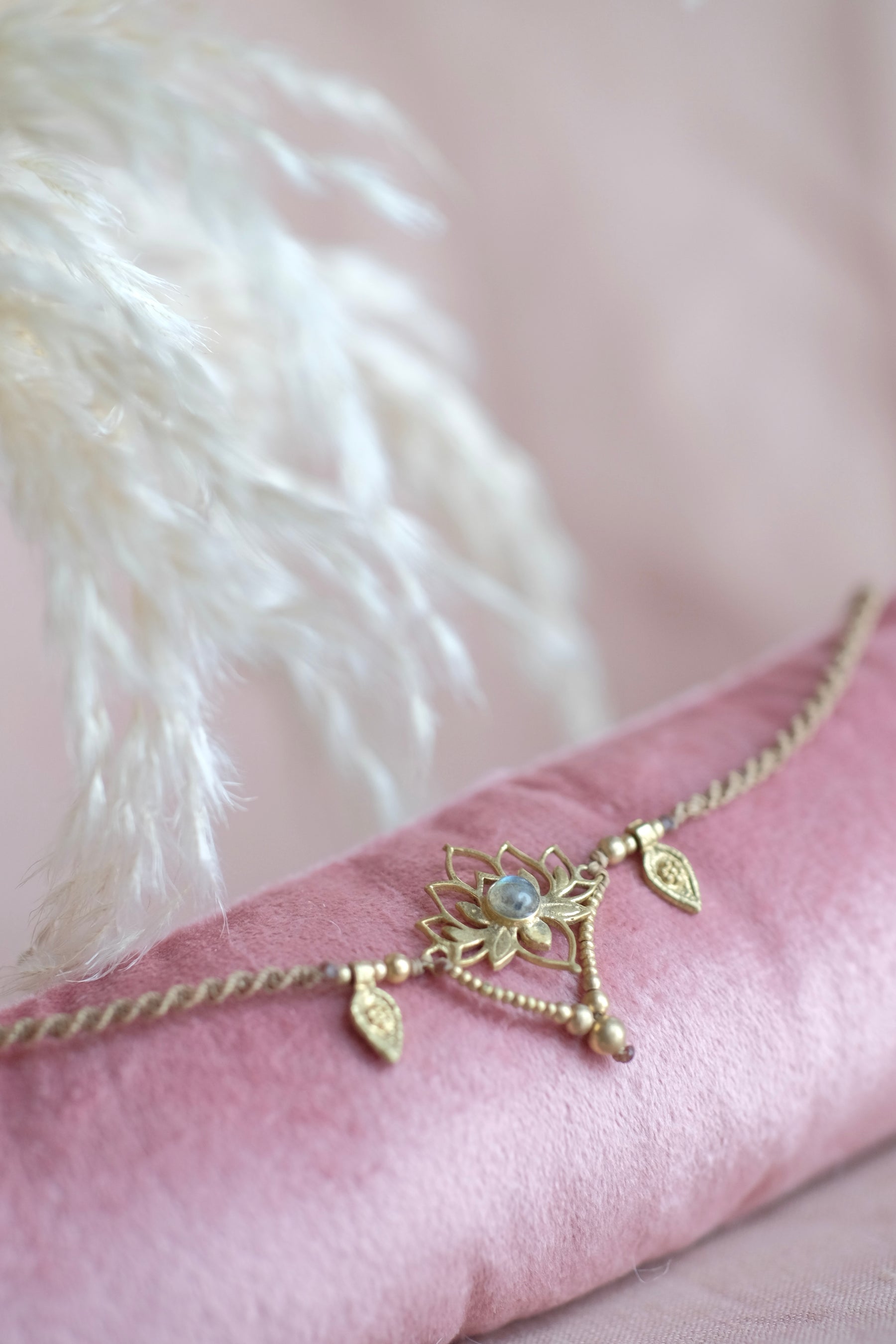 • Collana Lotus - Labradorite •