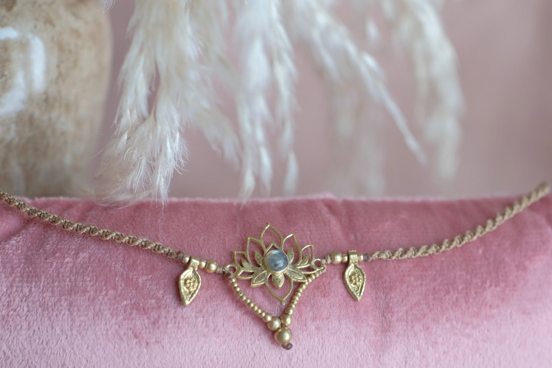 • Collana Lotus - Labradorite •