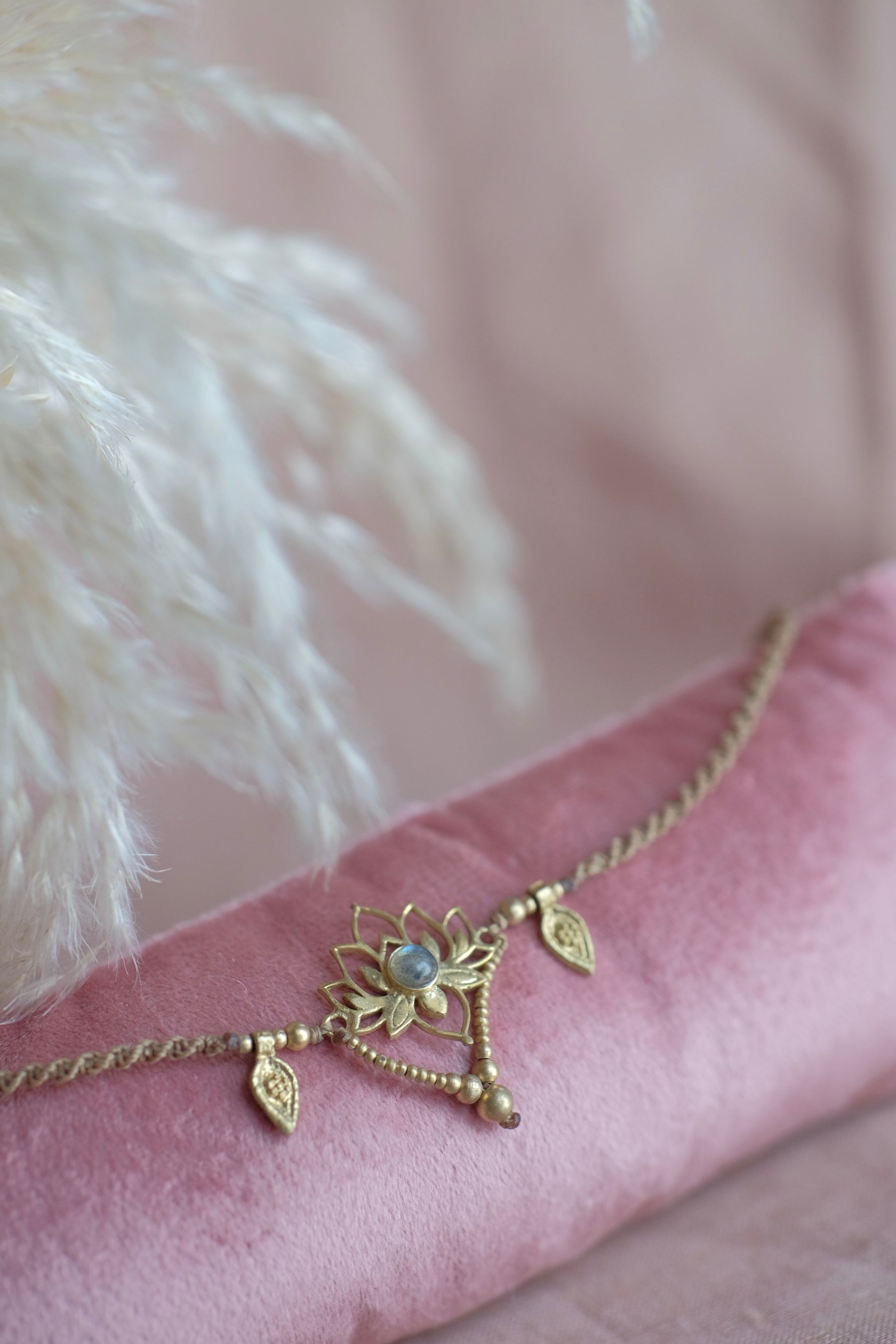 • Collana Lotus - Labradorite •